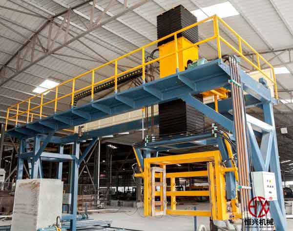 毛(máo)坯翻轉吊(diào)具-免蒸泡(pào)沫混凝土(tu)砌塊生産(chǎn)線設備