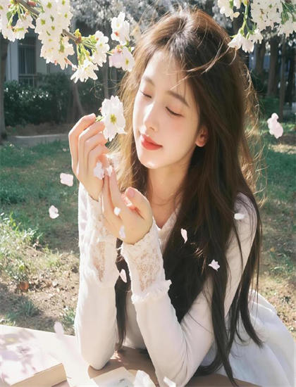 全新视角看《盖世太保最想抓到的女人》的艺术魅力与文化价值——东方与西方的碰撞