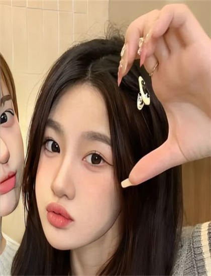 老师黑色双开真丝旗袍的穿着效果_女人外遇_6969影院在线观看电视剧大全